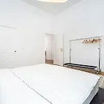Designer Two-bedroom With Terrace Apartman