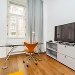Apartman Designer Two-bedroom With Terrace