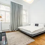 Designer Two-bedroom With Terrace Apartman *