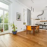 Apartman Designer Two-bedroom With Terrace