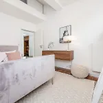 Designer Two-bedroom With Terrace Apartman Prága