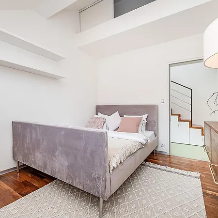 Designer Two-bedroom With Terrace Apartman