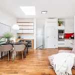 Apartamento Designer Two-bedroom With Terrace *