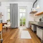 Daire Designer Two-bedroom With Terrace Prag