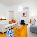 Designer Two-bedroom With Terrace Daire Prag
