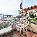 Daire Designer Two-bedroom With Terrace Prag